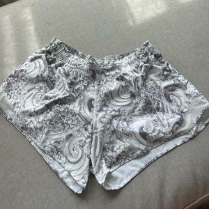 Hotty Hot Shorts 4in